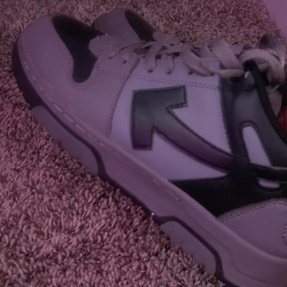 off-whites - Picture 4 of 8